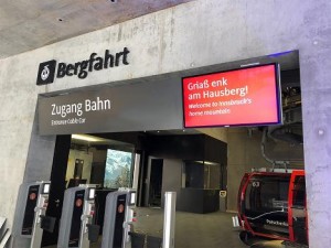 Patscherkofelbahn informiert Fahrgäste mit Outdoor-Displays von Peerless-AV