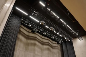 Feiner stattet Aurelium Lappersdorf mit Bühnenbeleuchtung aus