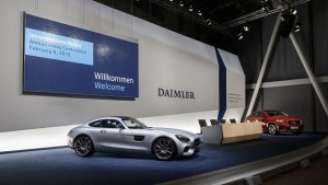Pass stattet Jahrespressekonferenz von Daimler mit LED-Wand aus