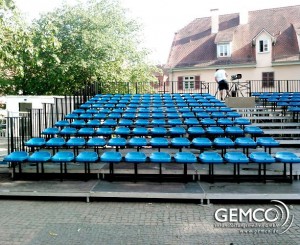 Gemco errichtet flexible Tribüne für die Biennale Sindelfingen