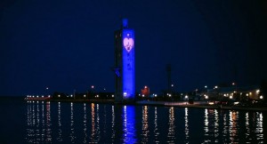 Corona: Chauvet fixtures uplight landmark in Manitowoc to support healthcare workers and front-liners