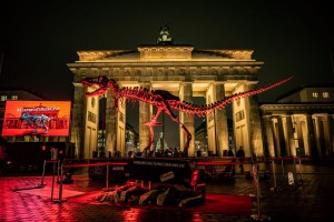 Corona: Alarmstufe Dunkelrot - Mahnwache vor dem Brandenburger Tor