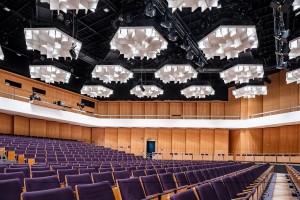 Stadthalle Chemnitz erneuert Saalbeleuchtung mit VisionTwo und ETC