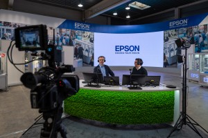 Corona: Epson Industrial Solutions Center+: neuer Hybrid-Messestand