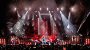 Luz Studios engages on Jason Aldean tour with help from 175 Chauvet fixtures