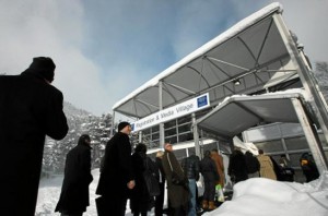 Temporäres Gebäude von Neptunus bei zwei Events in Davos