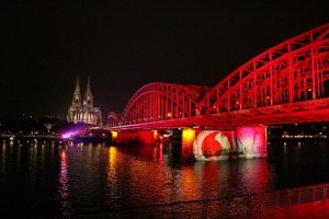 SGM unterstützt Marketingaktion auf Hohenzollernbrücke