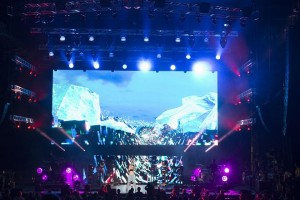 ECLPS chooses Elation displays for Kiss 108 summer concert