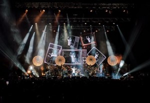 Colour Sound Experiment supplies lighting and video for Richard Ashcroft
