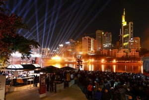 Clay Paky lights up Frankfurt\'s bridges on German Unification Day