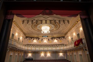 König Albert Theater in Bad Elster investiert in Robe T1 