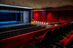 Altonaer Theater installiert LR7 Pro-Ribbon-Line-Array von Alcons Audio