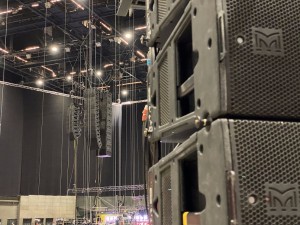 BG Event selects Martin Audio MLA for arena shows in Budapest